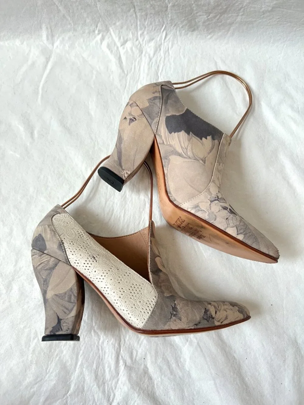 John Fluevog high heels womens 8.5 Kendra pointed toe beige leather floral print